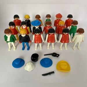 18 Vintage Geobra Figures 1974 Lot Playmobil With a Few Accessories
